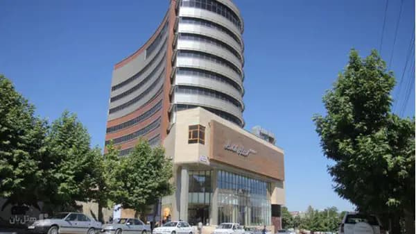 نمای بیرونی هتل هاله بانه