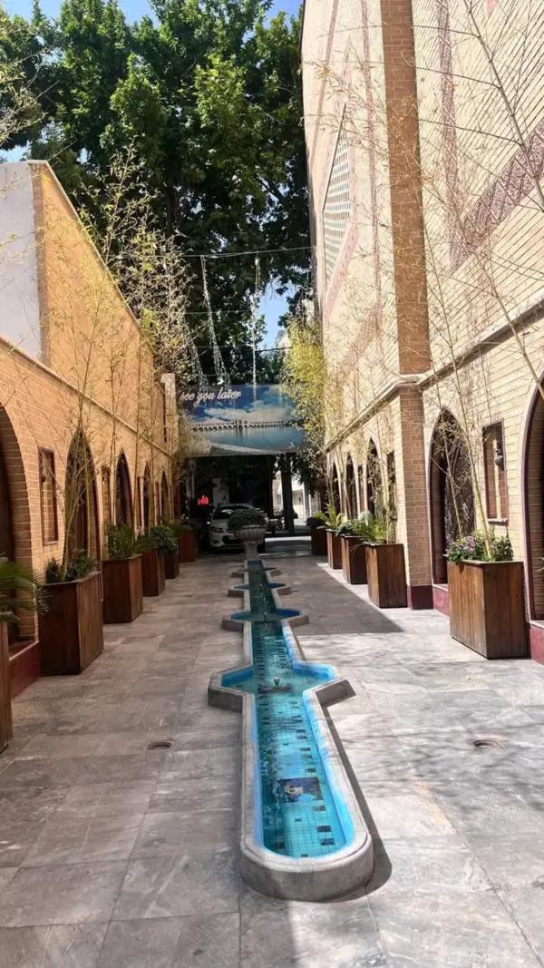محوطه هتل صفوی اصفهان