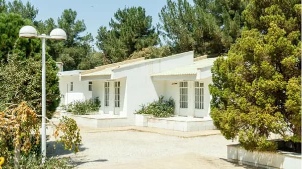 فضای بیرونی هتل کاروان یزد