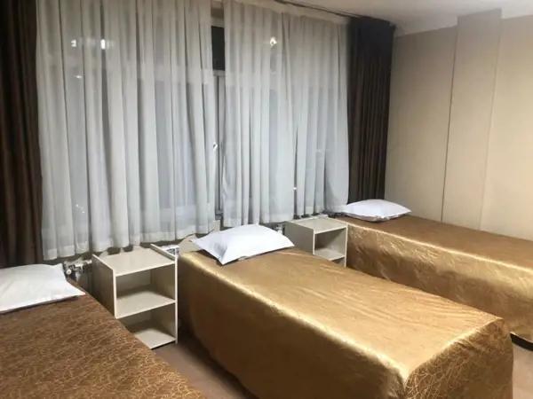 اتاق سه تخته در هتل ایران تبریز