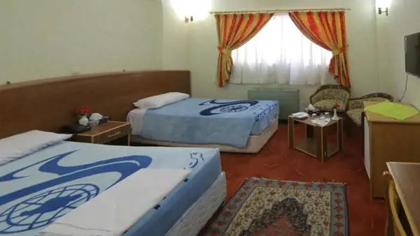 اتاق سه تخته در هتل جهانگردی ماهان