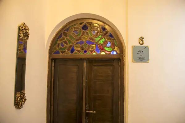 طراحی سنتی اتاق در بوتیک هتل دیاکو سنندج