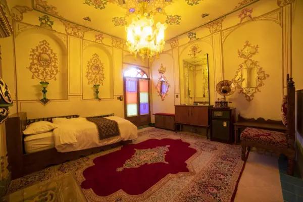 تصویر اتاق اورنگ اقامتگاه معتمدی اصفهان اتاق اورنگ در اقامتگاه معتمدی اصفهان