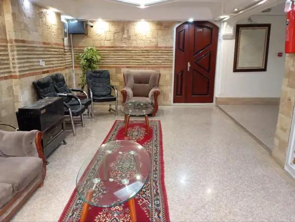 نمای دیگری از لابی خانه مسافر آل رضا مشهد