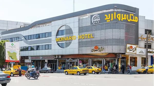 نمای بیرونی هتل مروارید تهران