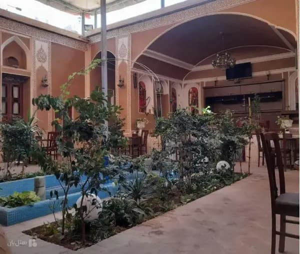 فضای داخلی هتل رویای قدیم یزد