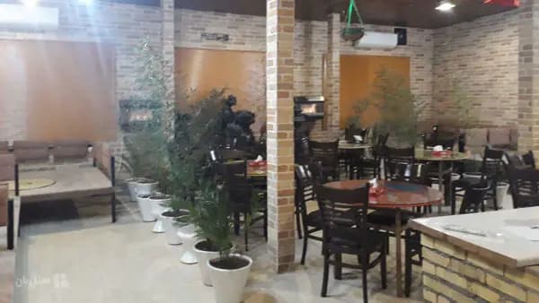 کافه در هتل دهدار لاهیجان