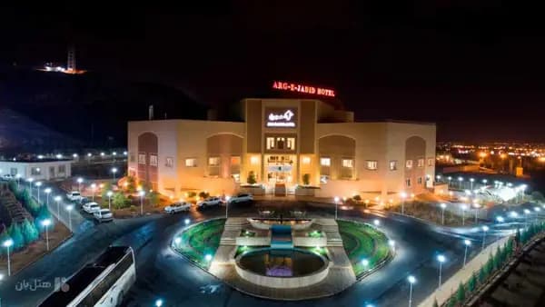 نمای بیرونی هتل ارگ جدید بم