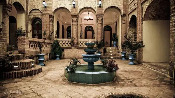فضای داخلی اقامتگاه عمارت افضل شوشتر