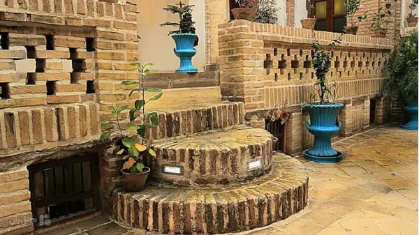 فضای داخلی اقامتگاه عمارت افضل شوشتر