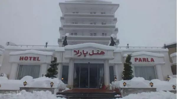 نمای بیرونی هتل پارلا آستارا