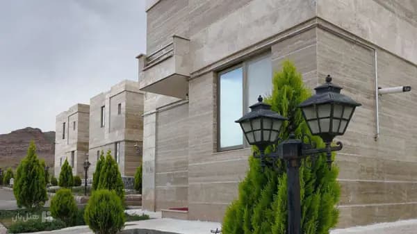 فضای بیرونی هتل ویلاهای کوهستانی ارس جلفا
