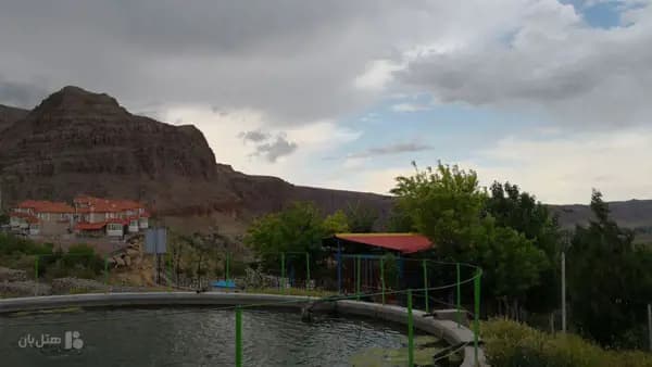 فضای بیرونی دوم هتل ویلاهای کوهستانی ارس جلفا