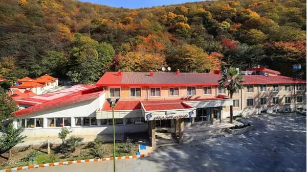 نمای بیرونی هتل جهانگردی نهارخوران گرگان