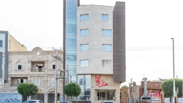 نمای بیرونی هتل ریحان قشم