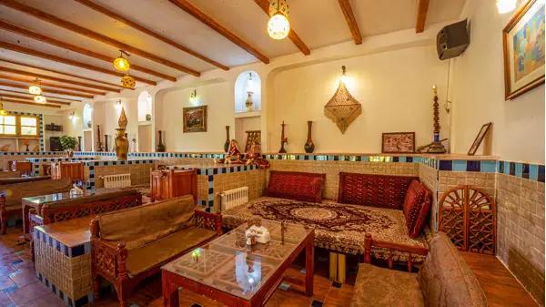 رستوران دوم هتل ویونا ابیانه