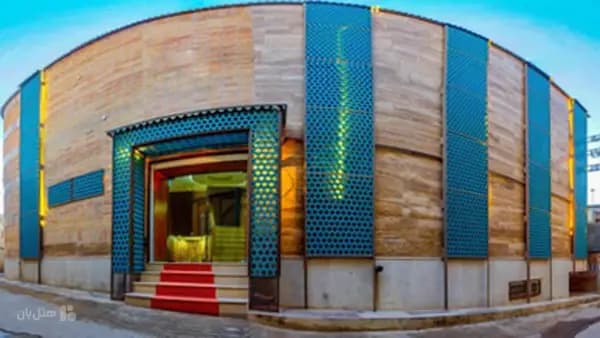 نمای بیرونی هتل ریتون در شیراز