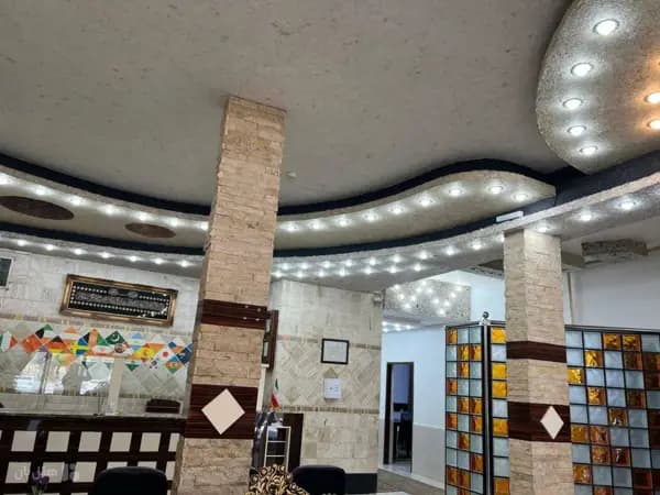 لابی زیبا در هتل آپارتمان امیر طبس