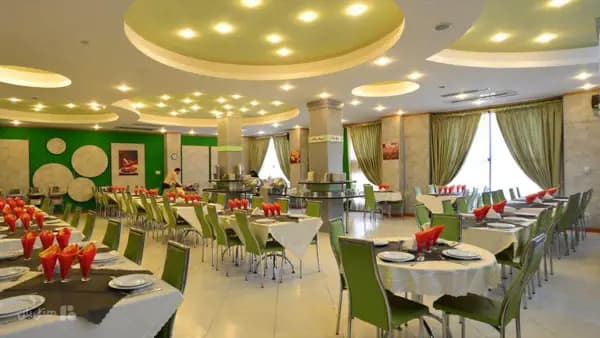 رستوران هتل پردیس مبارکه اصفهان