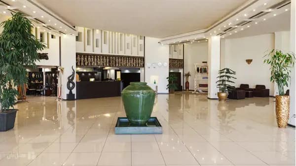 Lobby of Negarastan Hotel Kashan