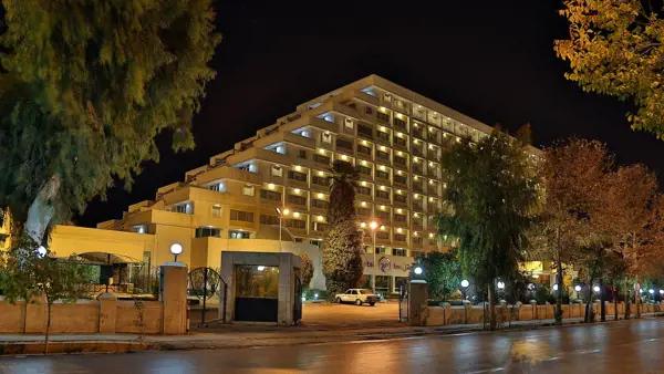 نمای بیرونی هتل هما شیراز