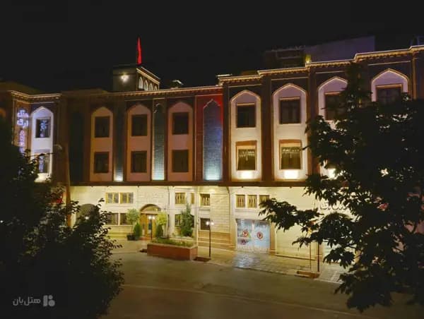 نمای بیرونی هتل ارگ شیراز