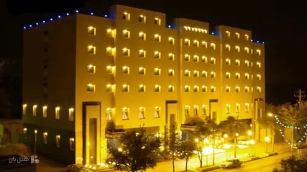 نمای بیرونی هتل پرسپولیس شیراز