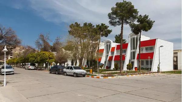 نمای بیرونی هتل جهانگردی شیراز