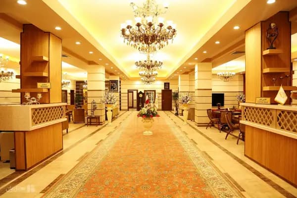 لابی هتل قصر جهان نطنز