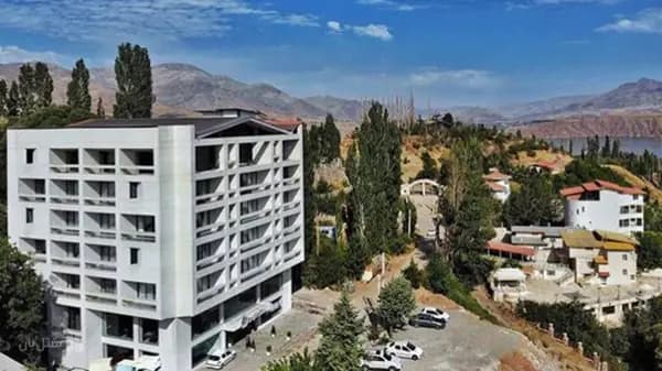 نمای بیرونی هتل کیمیا در طالقان