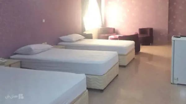 تخت‌های راحت در اتاق هتل جهانگردی نیشابور