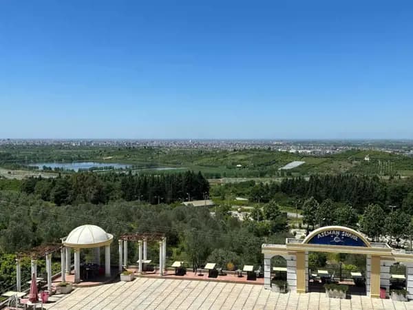 نمای بیرونی هتل آسمان شهر ساری