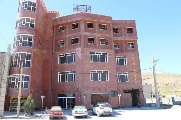 نمای بیرونی هتل ایران زمین دورود