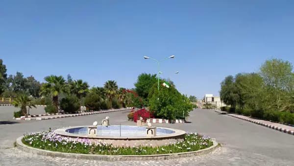 فضای بیرونی هتل پارسیان بم