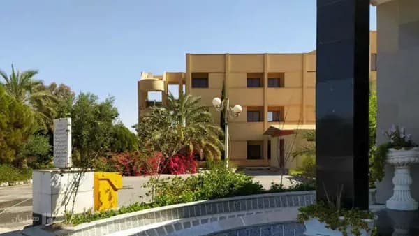محوطه سبز هتل پارسیان بم