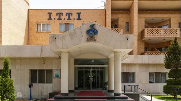 نمای بیرونی هتل جهانگردی یزد