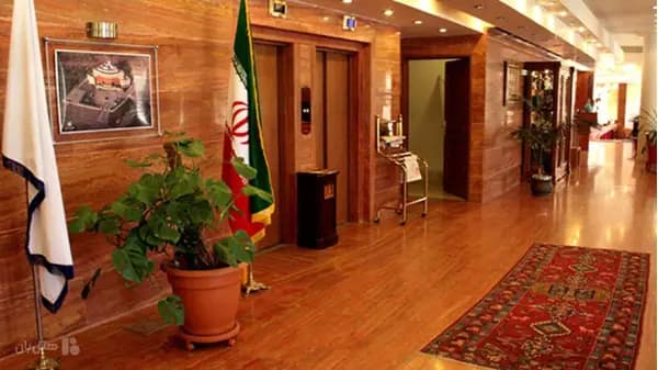 فضای داخلی هتل بزرگ زنجان