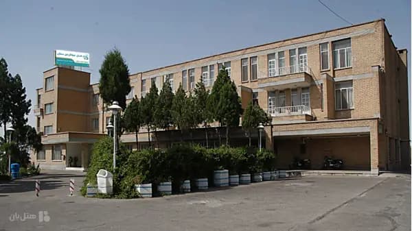 نمای بیرونی شیک هتل جهانگردی سمنان