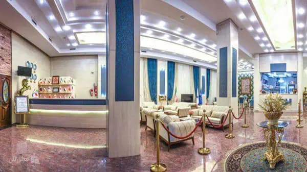 لابی مدرن در هتل استقلال قم