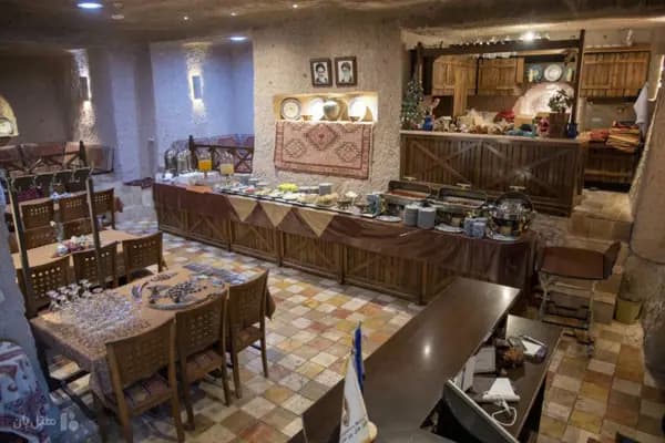 رستوران هتل صخره ای لاله کندوان تبریز