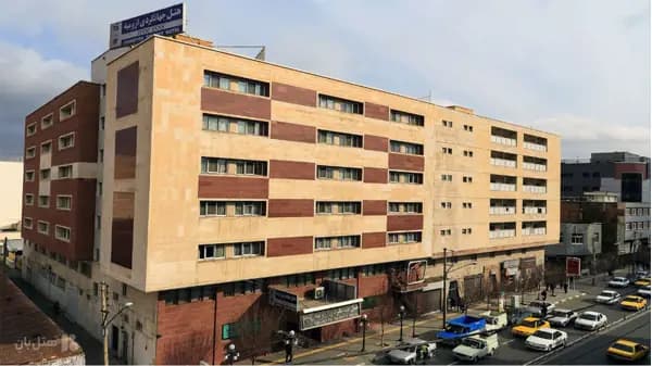 نمای بیرونی هتل جهانگردی ارومیه
