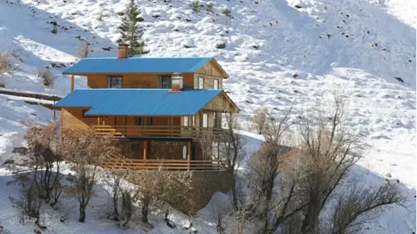 فضای بیرونی دوم هتل جهانگردی دیزین کرج