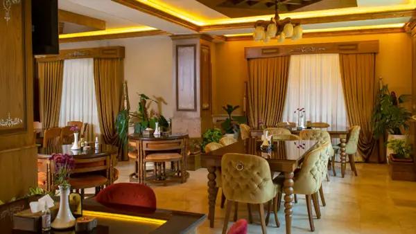 رستوران در خانه مسافر ملل رامسر
