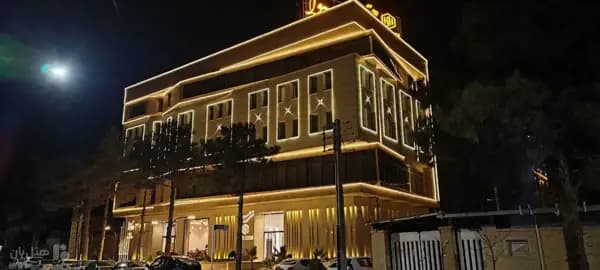 نمای بیرونی هتل هیوا کرمان