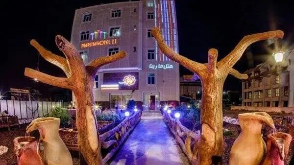 نمای دوم از بیرون هتل مارینا 2 قشم