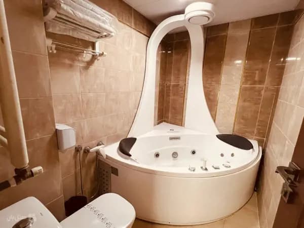 سوئیت رویال در هتل ایرانیان قزوین