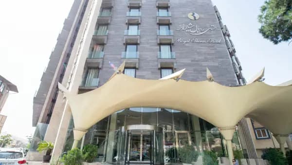 نمای بیرونی هتل رویال شیراز