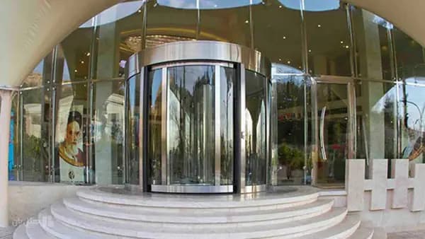 نمای بیرونی دوم هتل رویال شیراز