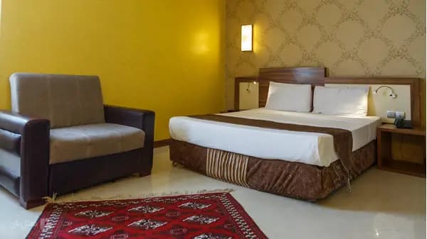 اتاق با طراحی زیبا در هتل هاترا مشهد