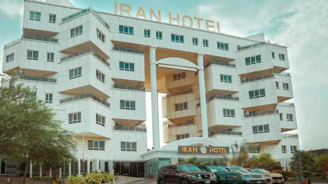 نمای بیرونی هتل ایران کیش